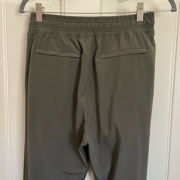 Athleta Brooklyn Jogger sage green high rise pant size small / 6 - Picture 5 of 6